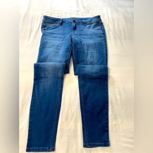 1822 Denim Women's Sz 29 Mid-Rise Butter Skinny Jeans